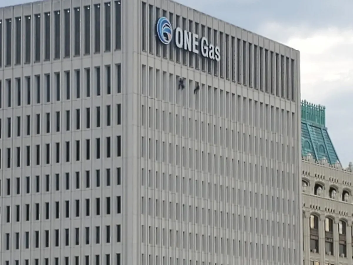 Exterior glass and façade service on the ONE Gas tower in downtown Tulsa